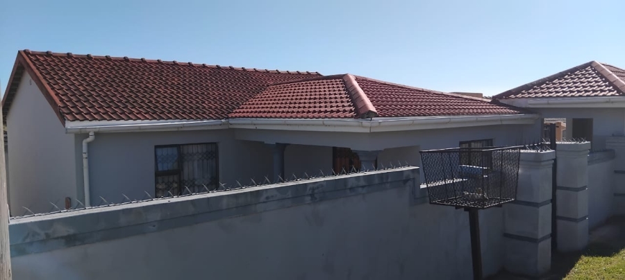 2 Bedroom Property for Sale in Phakamisa Eastern Cape